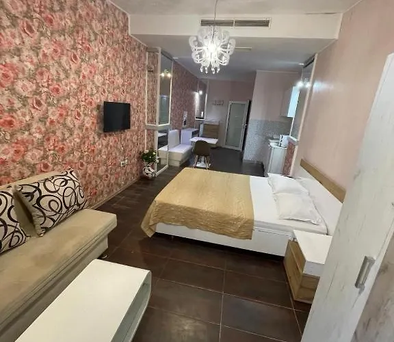 Lägenhet Apatcomplex Diva &restaurant&bar