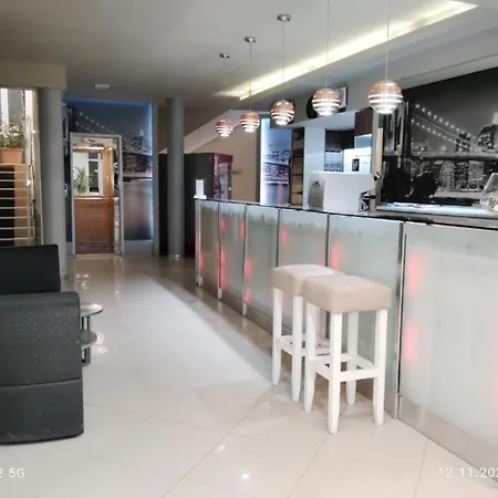 Diva And 圣君士坦丁和海伦那