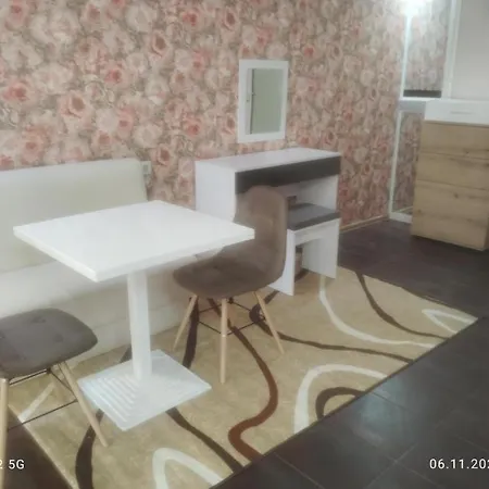 Diva And 圣君士坦丁和海伦那