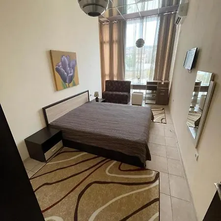 Diva And 圣君士坦丁和海伦那